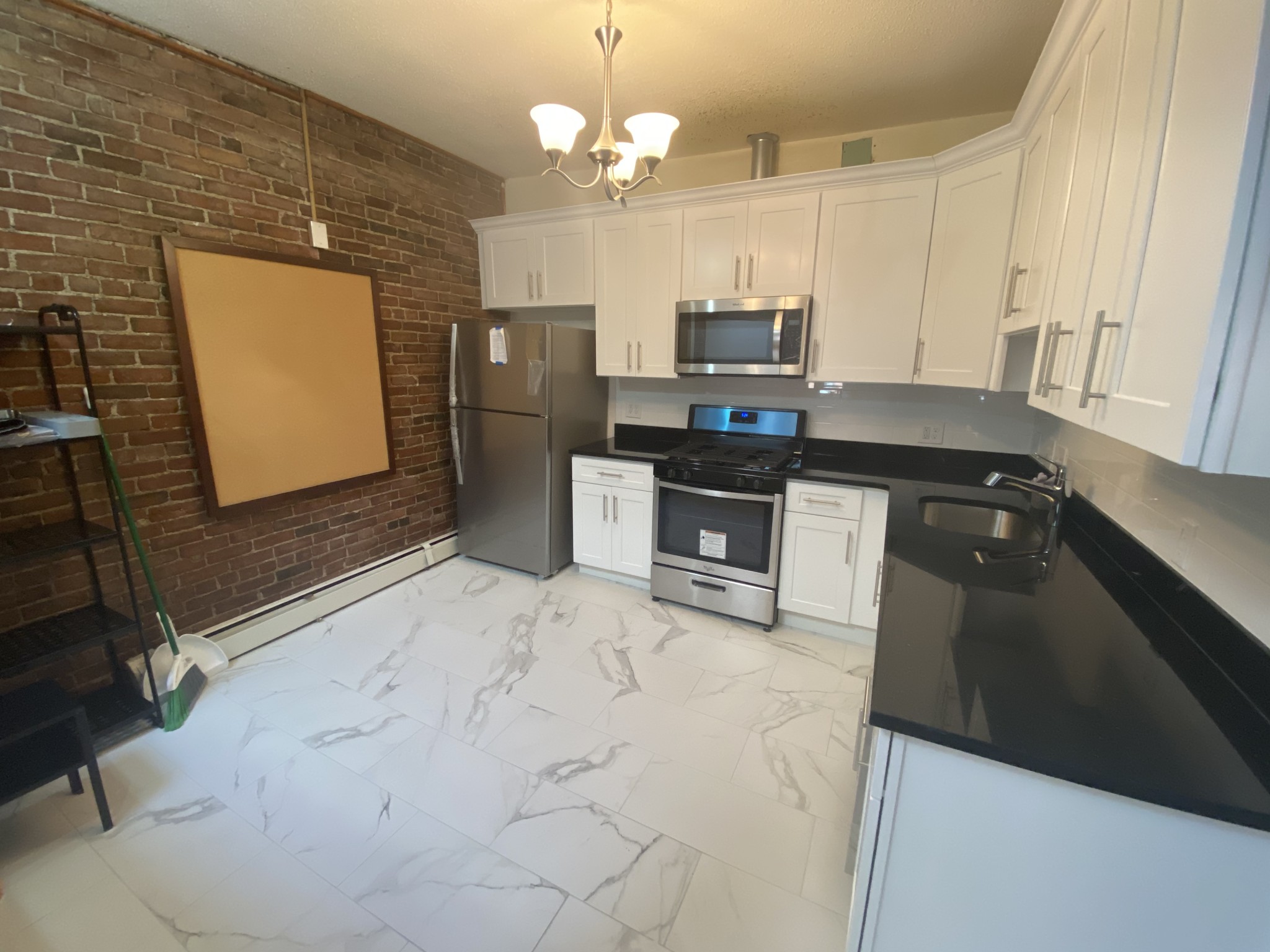 4 bed, 1 bath apartment for rent at 618 Columbus Ave Unit 4, South End — photo 4 of 23