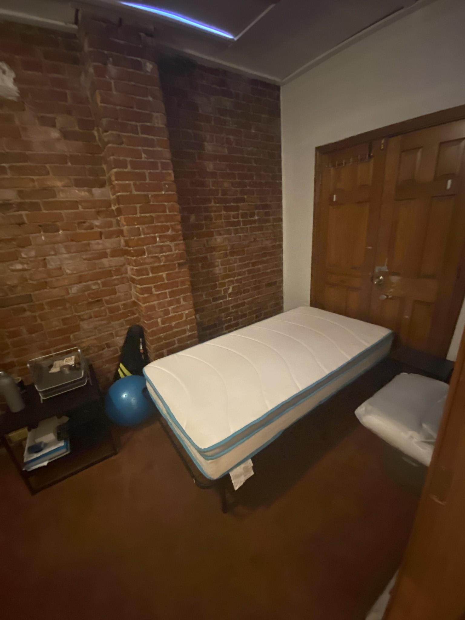 4 bed, 1 bath apartment for rent at 618 Columbus Ave Unit 4, South End — photo 9 of 23