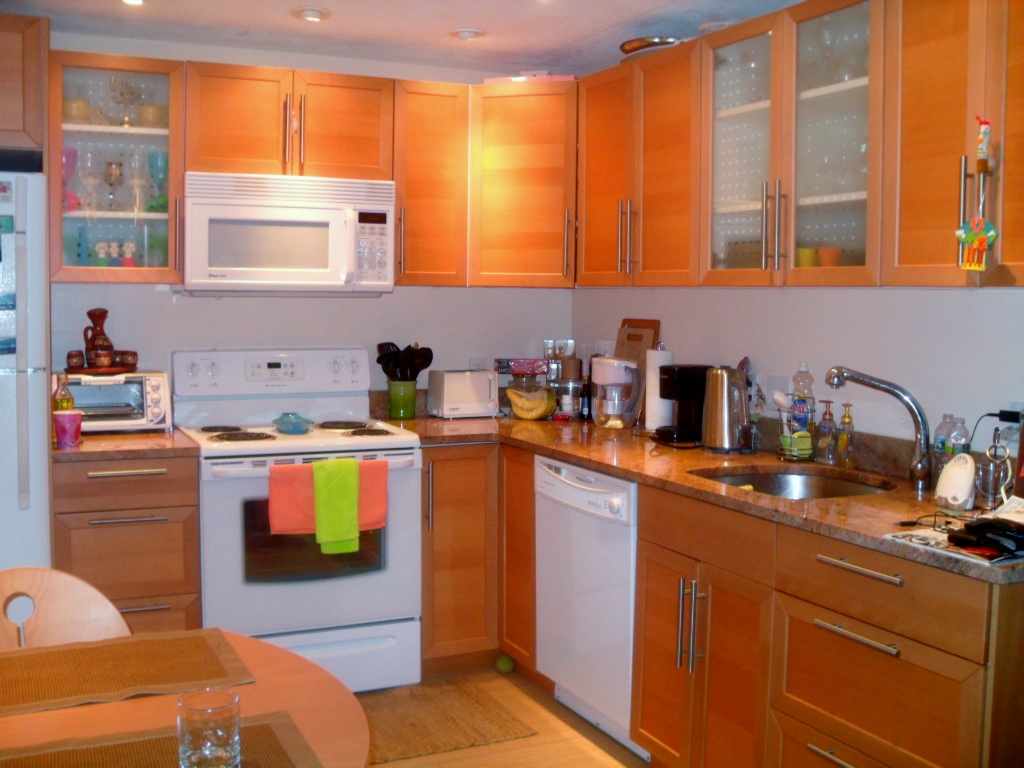 2 bed, 1 bath apartment for rent at 366 Elliot St Unit 6, Newton Upper Falls — photo 3 of 6
