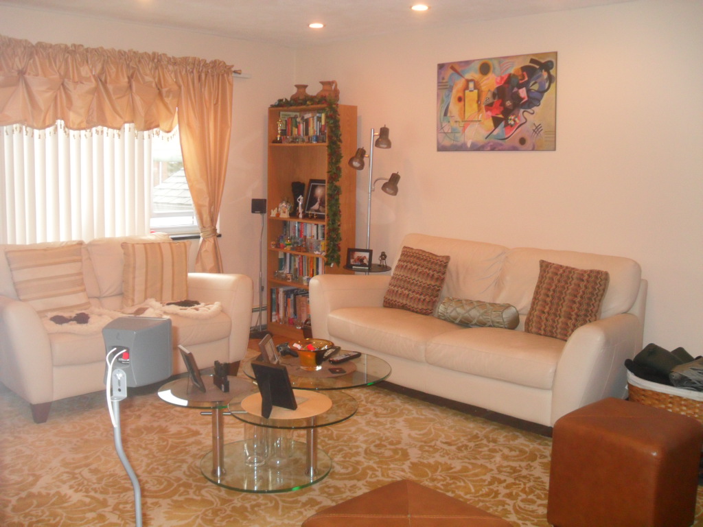 2 bed, 1 bath apartment for rent at 366 Elliot St Unit 6, Newton Upper Falls — photo 2 of 6
