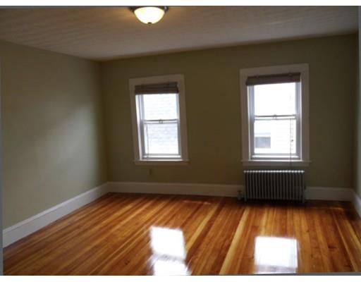 66 Simpson Ave, Tufts