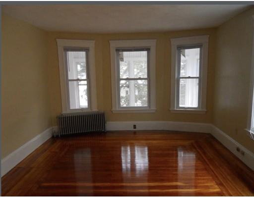 66 Simpson Ave, Tufts