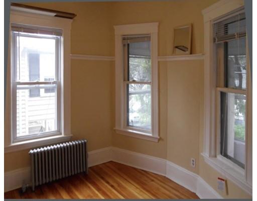 66 Simpson Ave, Tufts