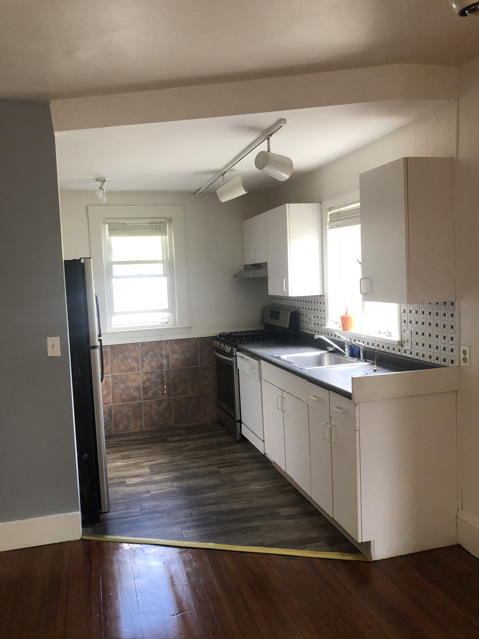 3 bed, 1.5 bath apartment for rent at 129 Larch Rd Unit 1, West Cambridge — photo 4 of 14
