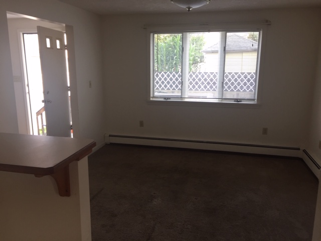 4 bed, 2 bath apartment for rent at 24 Highland St, Waltham — photo 2 of 7