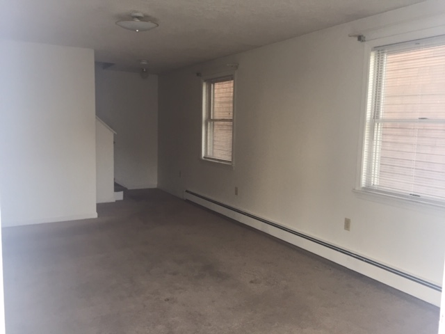 4 bed, 2 bath apartment for rent at 24 Highland St, Waltham — photo 4 of 7