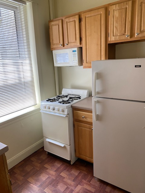 Photo 3 of 16 Queensberry St. Unit 5