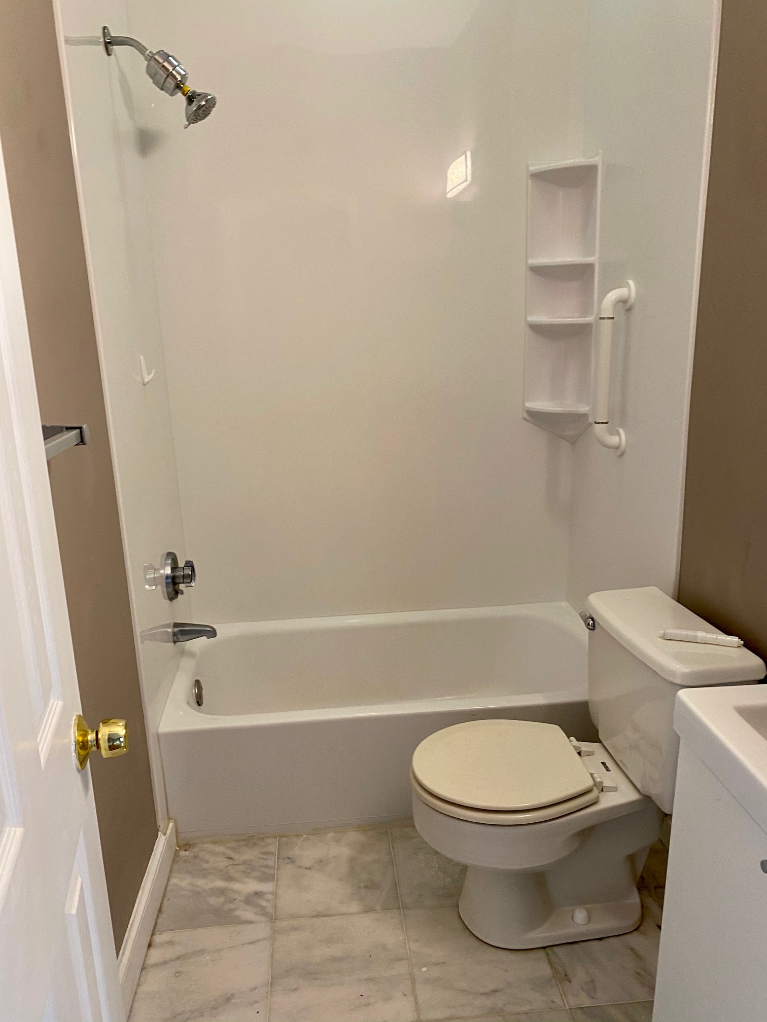Studio bed, 1 bath apartment for rent at 387 Marlborough St Unit 4, Back Bay — photo 4 of 27