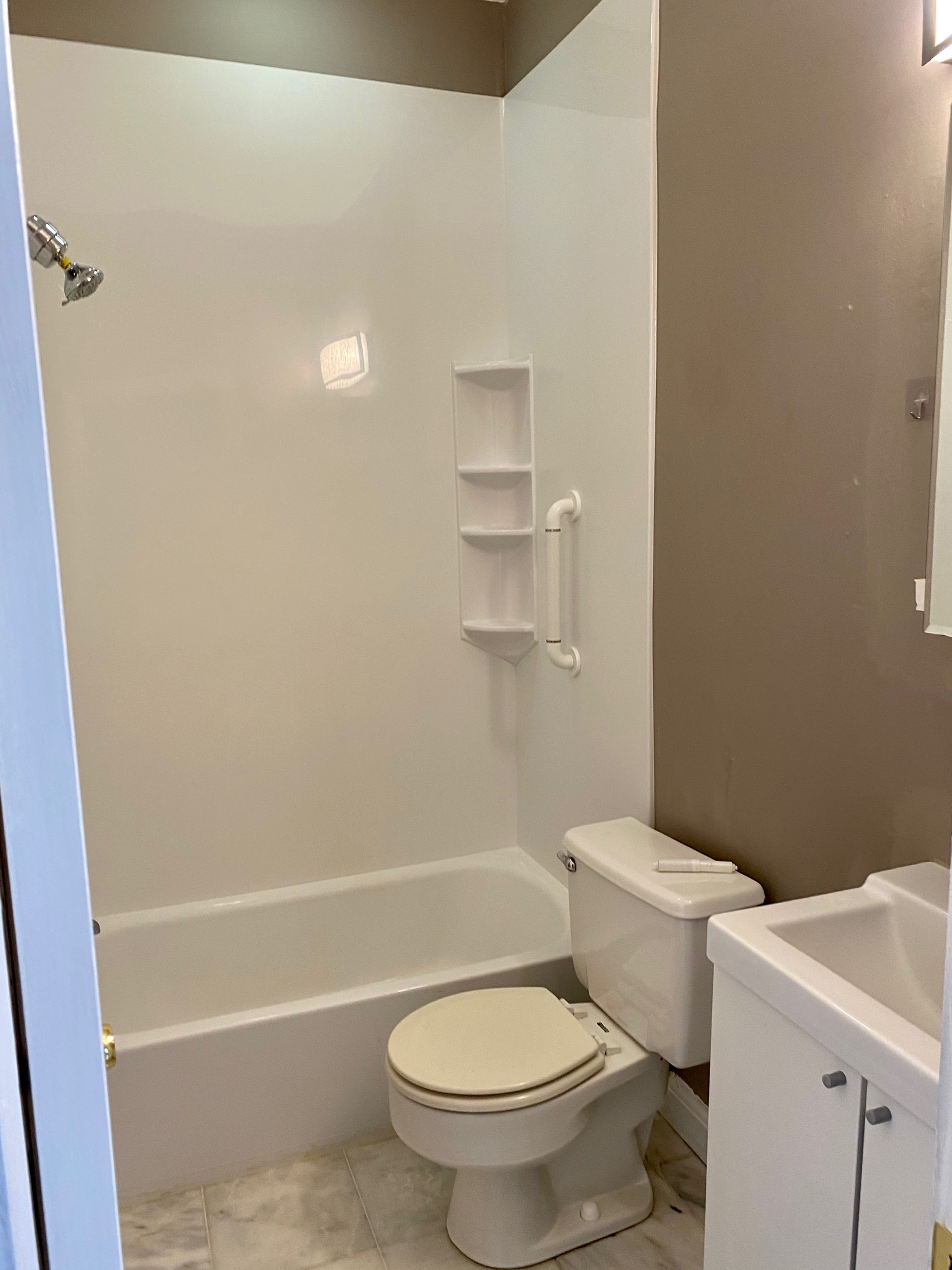 Studio bed, 1 bath apartment for rent at 387 Marlborough St Unit 4, Back Bay — photo 25 of 27