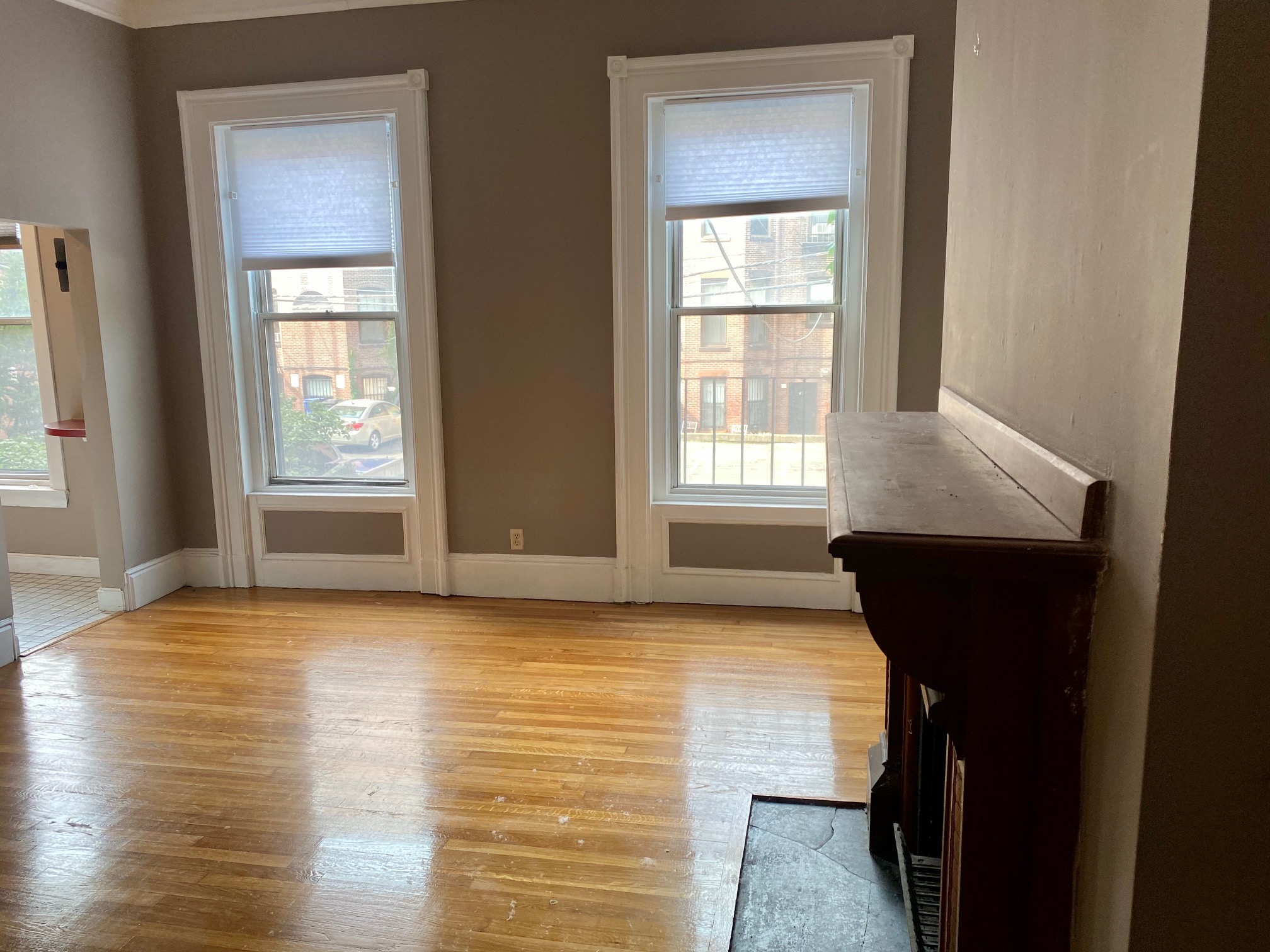 Studio bed, 1 bath apartment for rent at 387 Marlborough St Unit 4, Back Bay — photo 2 of 27