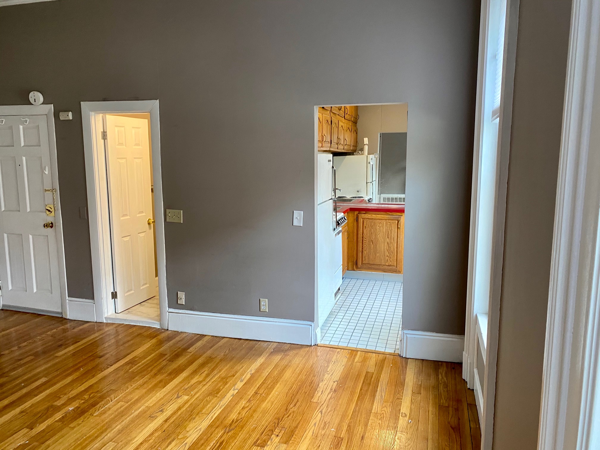 Studio bed, 1 bath apartment for rent at 387 Marlborough St Unit 4, Back Bay — photo 5 of 27