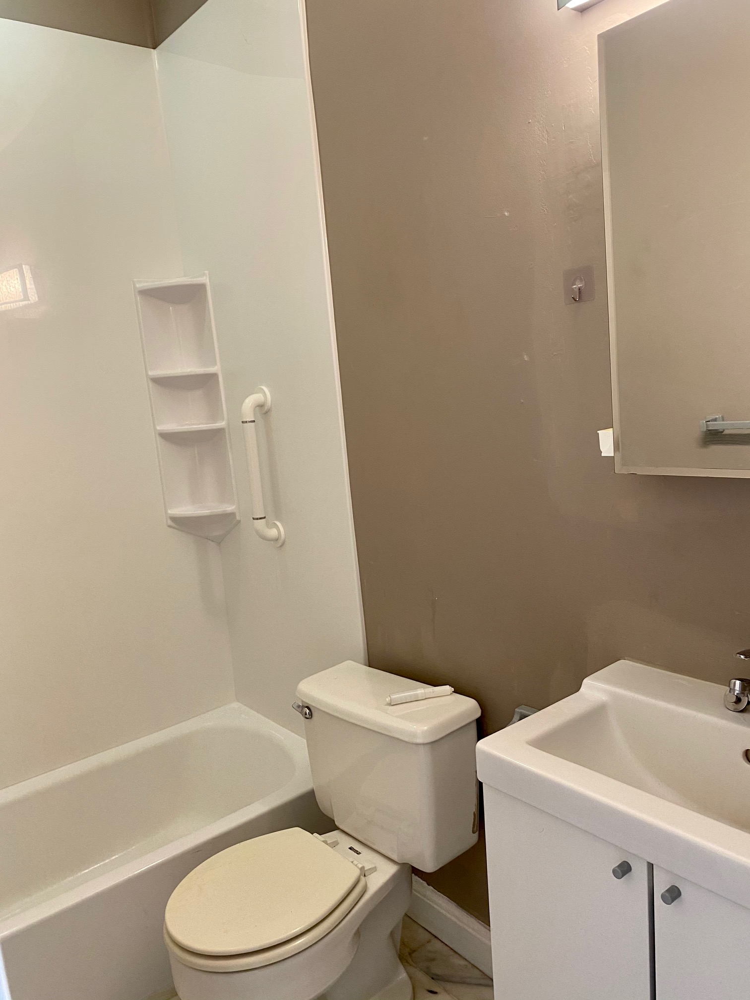 Studio bed, 1 bath apartment for rent at 387 Marlborough St Unit 4, Back Bay — photo 26 of 27