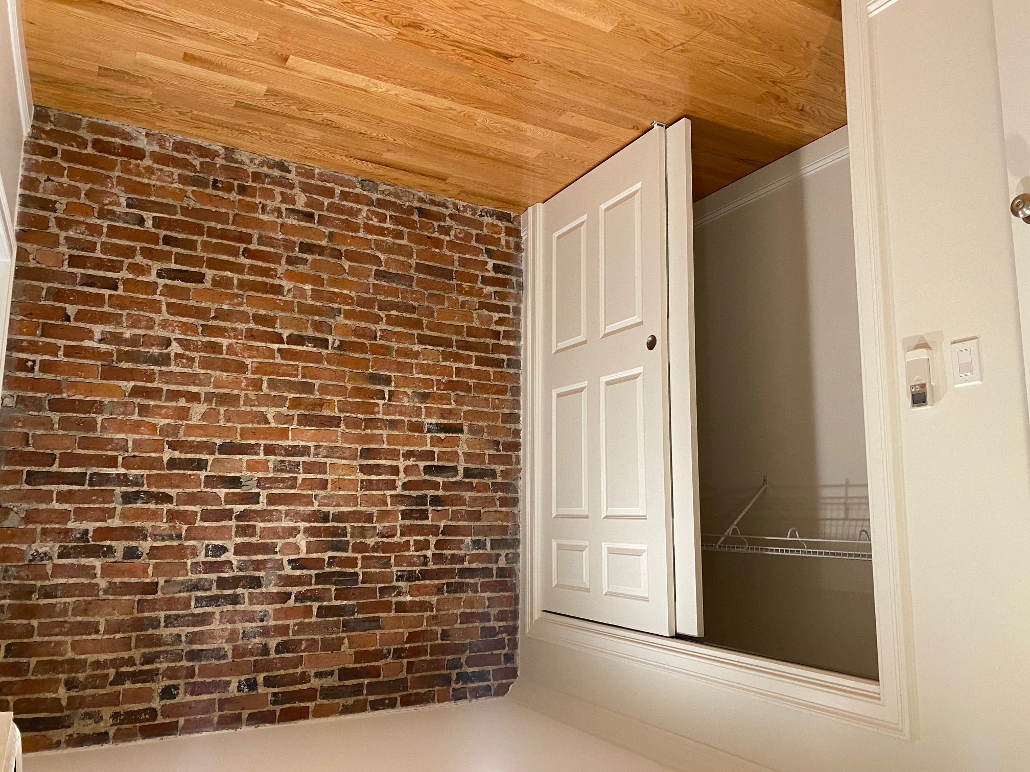 14 Pompeii St, Roxbury
