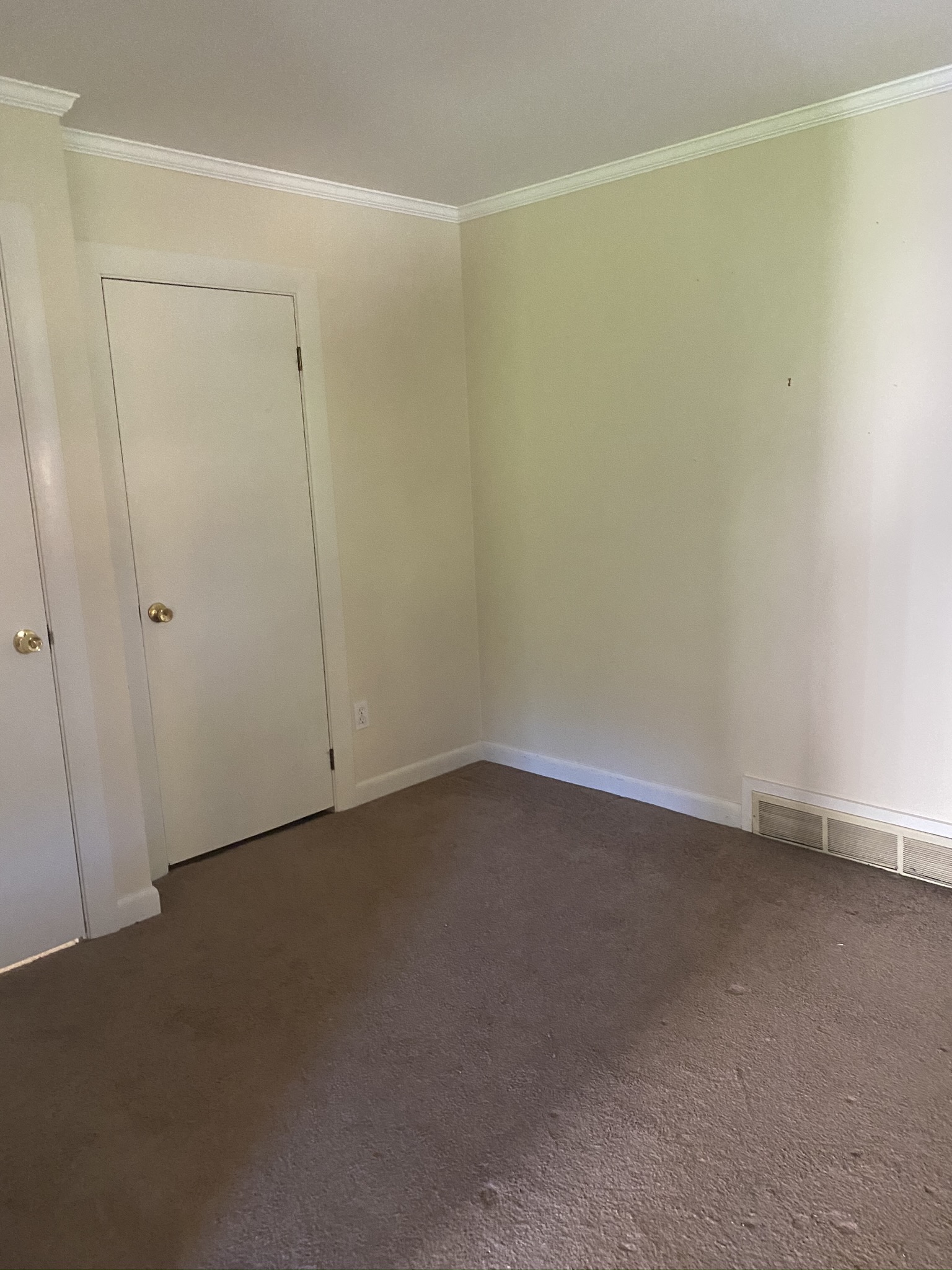 2 bed, 1 bath apartment for rent at 29 Center St Unit 1ST FLOOR, Watertown — photo 4 of 10