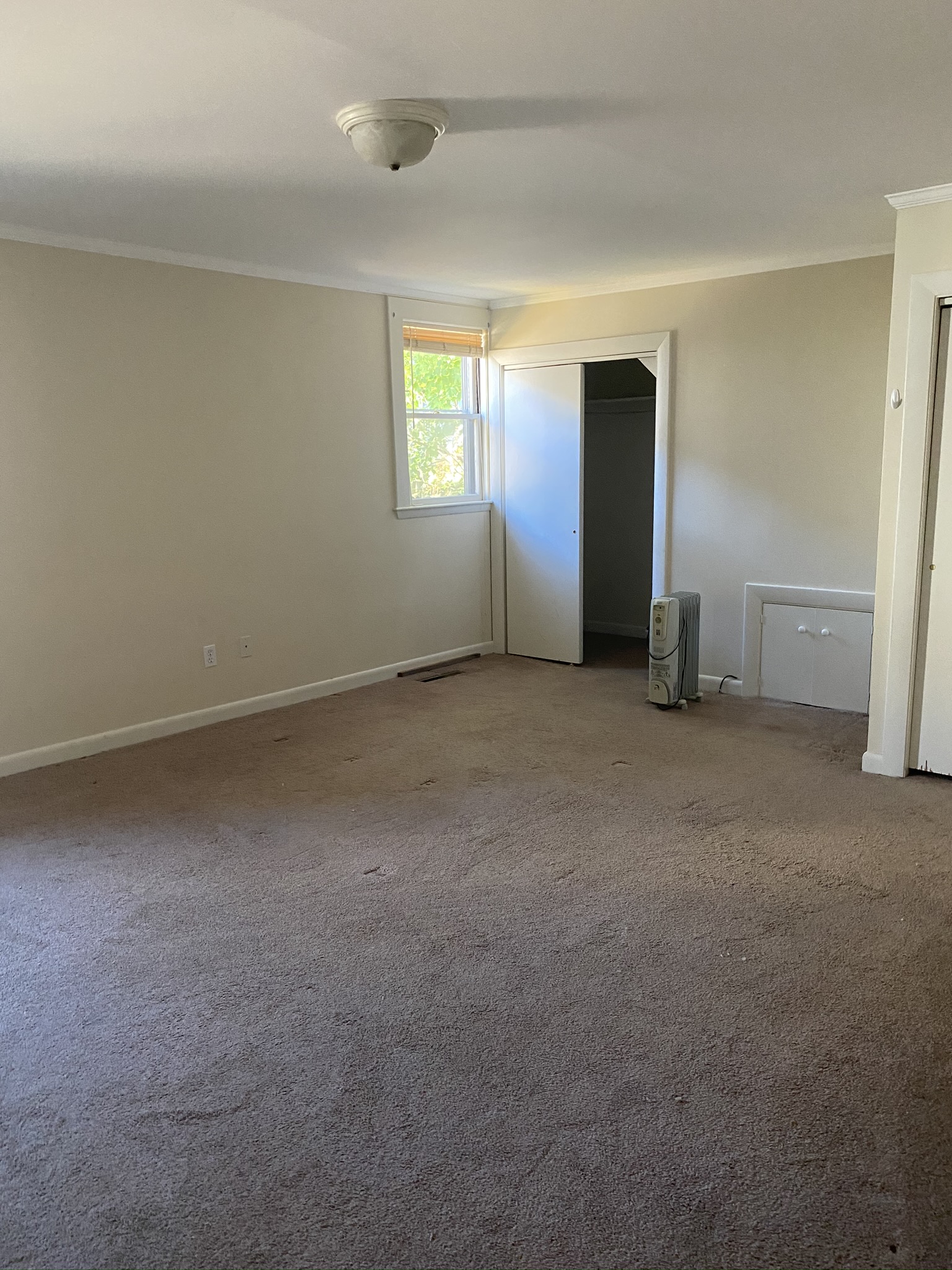 2 bed, 1 bath apartment for rent at 29 Center St Unit 1ST FLOOR, Watertown — photo 6 of 10