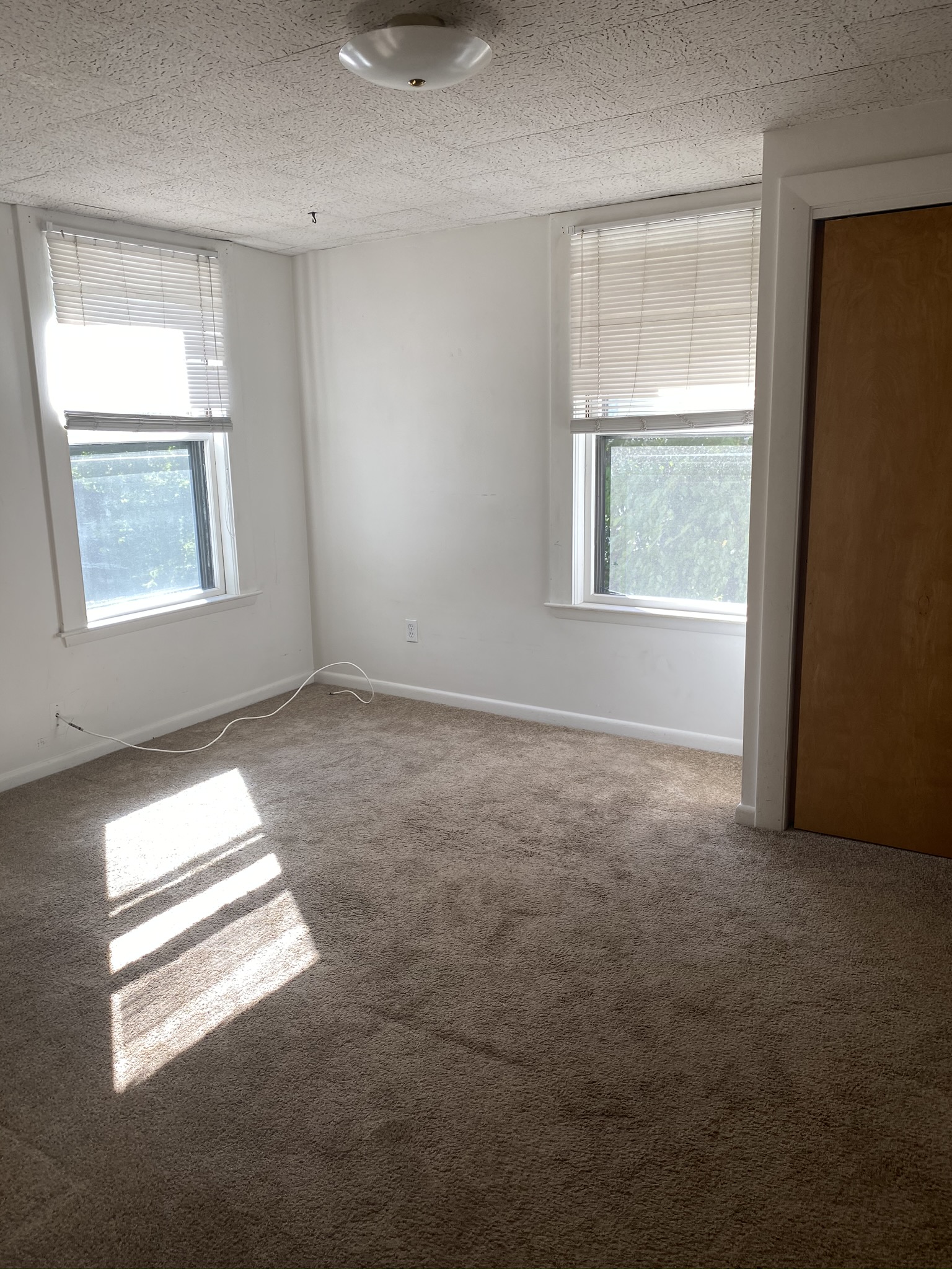 3 bed, 1 bath apartment for rent at 29 Center St Unit 2ND FLOOR, Watertown — photo 3 of 10