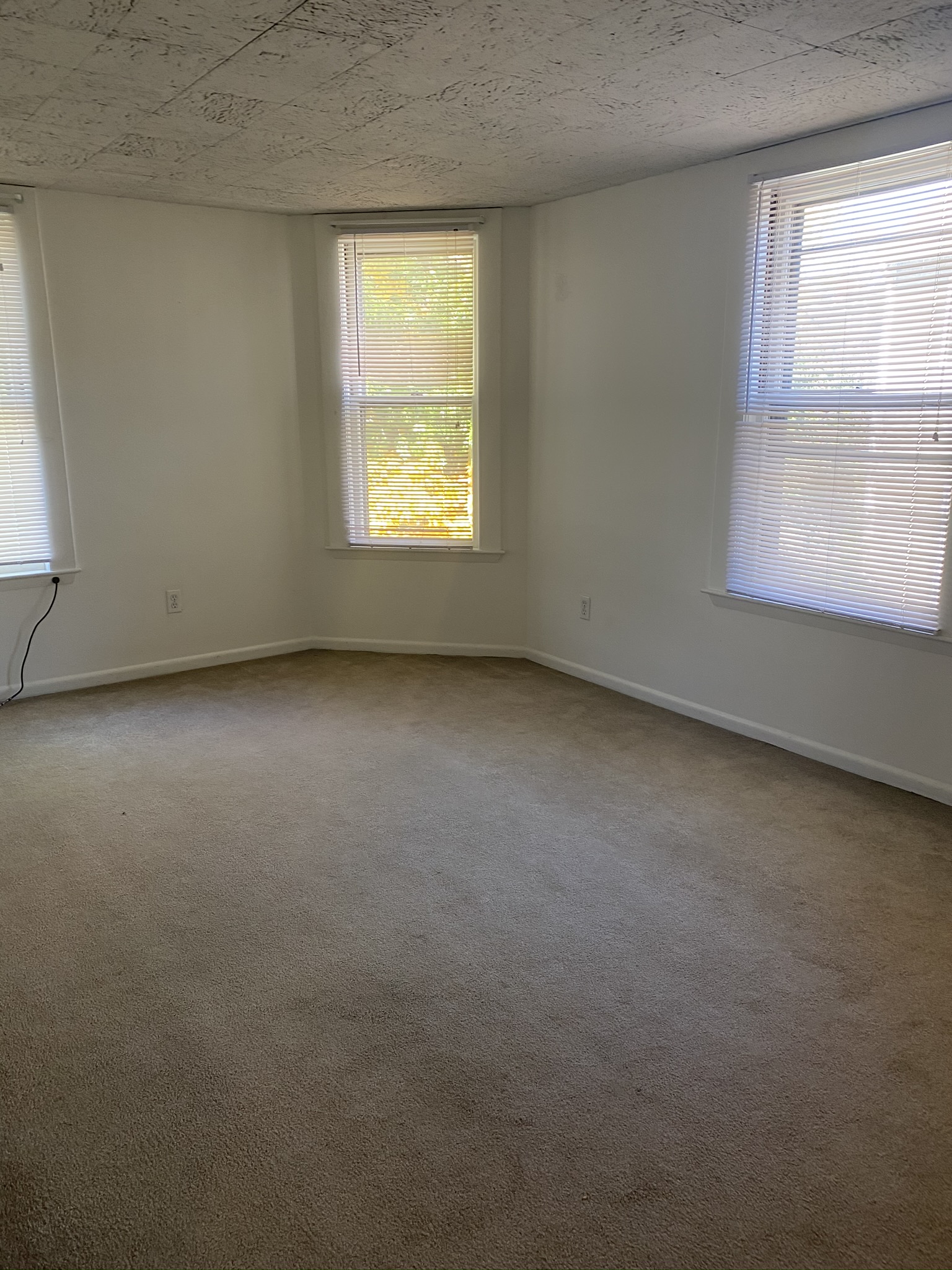 3 bed, 1 bath apartment for rent at 29 Center St Unit 2ND FLOOR, Watertown — photo 4 of 10