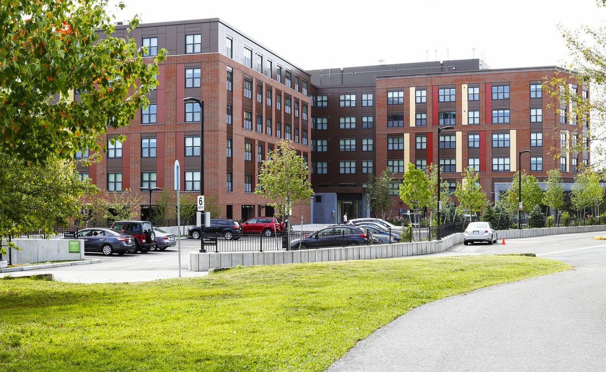 3 bed, 2 bath apartment for rent at 225 Centre St Unit 1, Jamaica Plain — photo 3 of 18