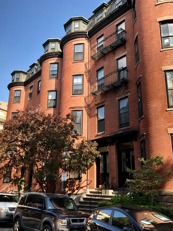 6 Brimmer St, Beacon Hill