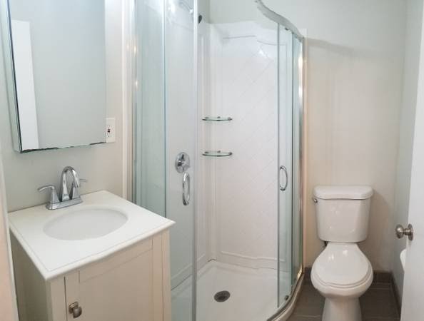 5 bed, 2 bath apartment for rent at 41 Avon St Unit 2, Spring Hill — photo 8 of 10