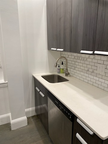 Photo 2 of 36 Queensberry St. Unit 3