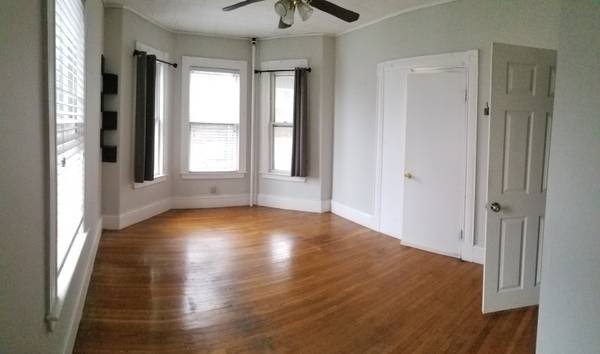 5 bed, 2 bath apartment for rent at 41 Avon St Unit 2, Spring Hill — photo 4 of 10