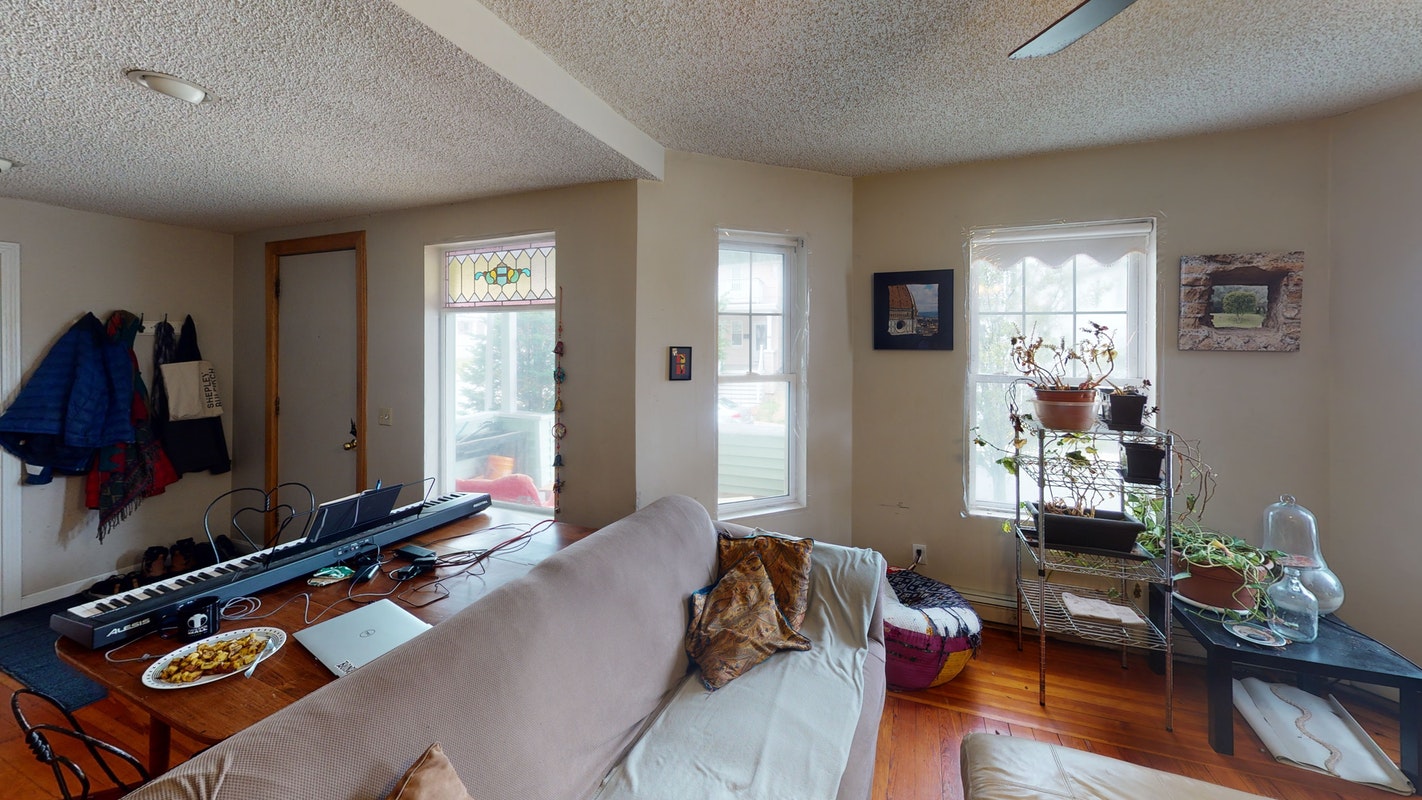 27 Princeton St, Medford