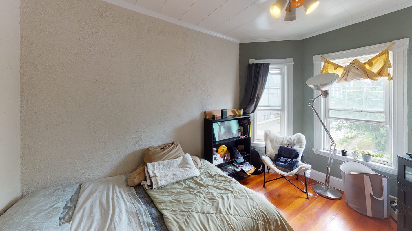 27 Princeton St, Medford