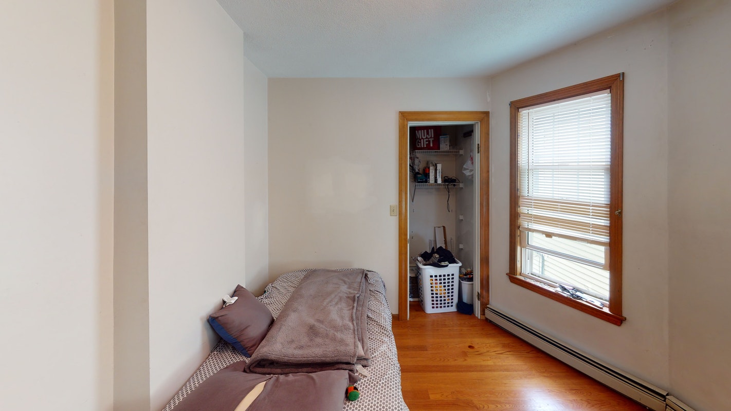 27 Princeton St, Medford