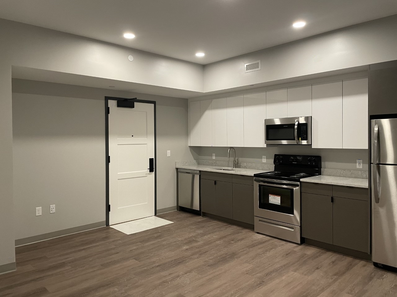 3 bed, 1 bath apartment for rent at 100 Hemenway St Unit 406, Fenway — photo 1 of 8