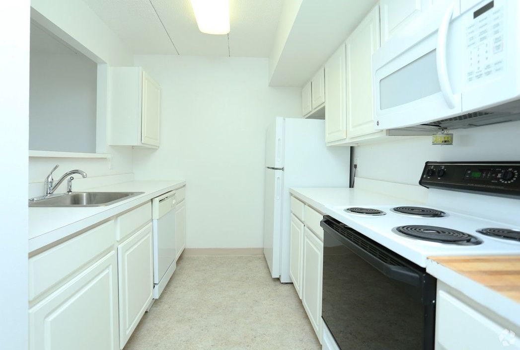 1 bed, 1 bath apartment for rent at 1925 Commonwealth Ave Unit 1417, Brighton — photo 11 of 14
