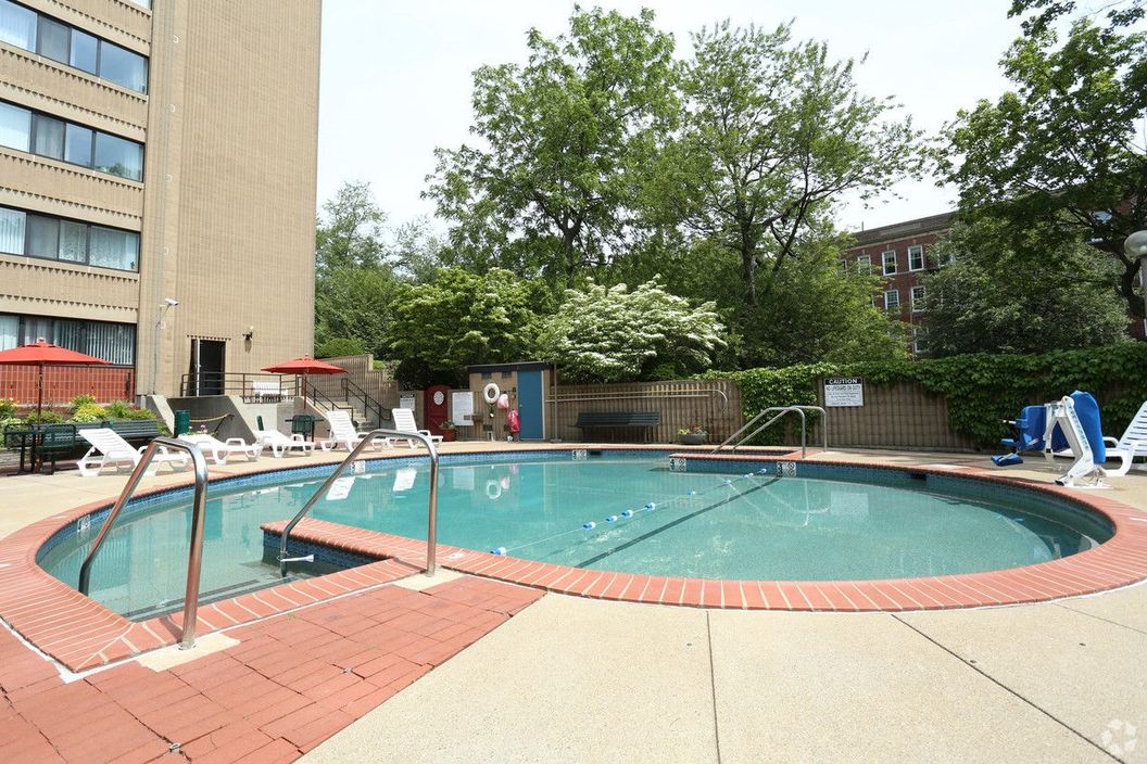 1 bed, 1 bath apartment for rent at 1925 Commonwealth Ave Unit 1417, Brighton — photo 10 of 14