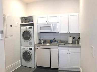 174 Newbury St, Back Bay