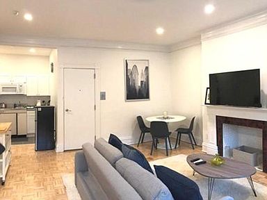 174 Newbury St, Back Bay