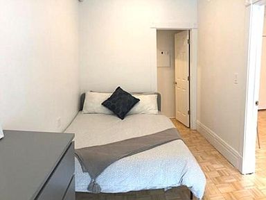 174 Newbury St, Back Bay