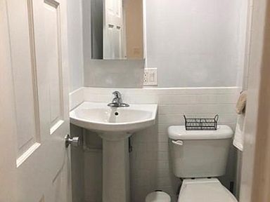 174 Newbury St, Back Bay