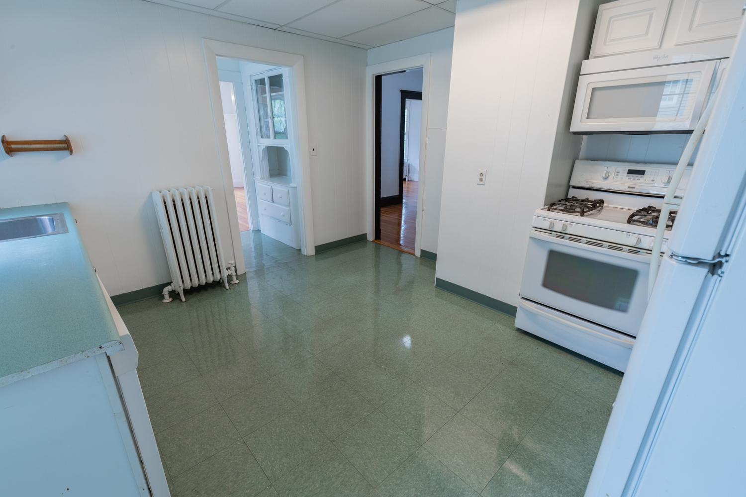4 bed, 1.5 bath apartment for rent at 44 Harrington St Unit 1, Newtonville — photo 7 of 23