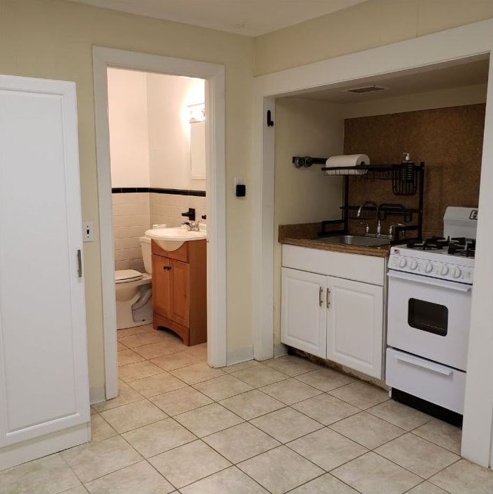 1 bed, 1 bath apartment for rent at 1762 Commonwealth Ave Unit B, Boston — photo 4 of 11