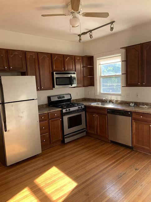 3 bed, 1 bath apartment for rent at 17 Oliver St Unit 3, Somerville — photo 2 of 20