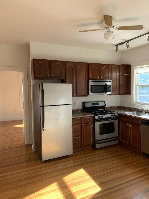 3 bed, 1 bath apartment for rent at 17 Oliver St Unit 3, Somerville — photo 3 of 20