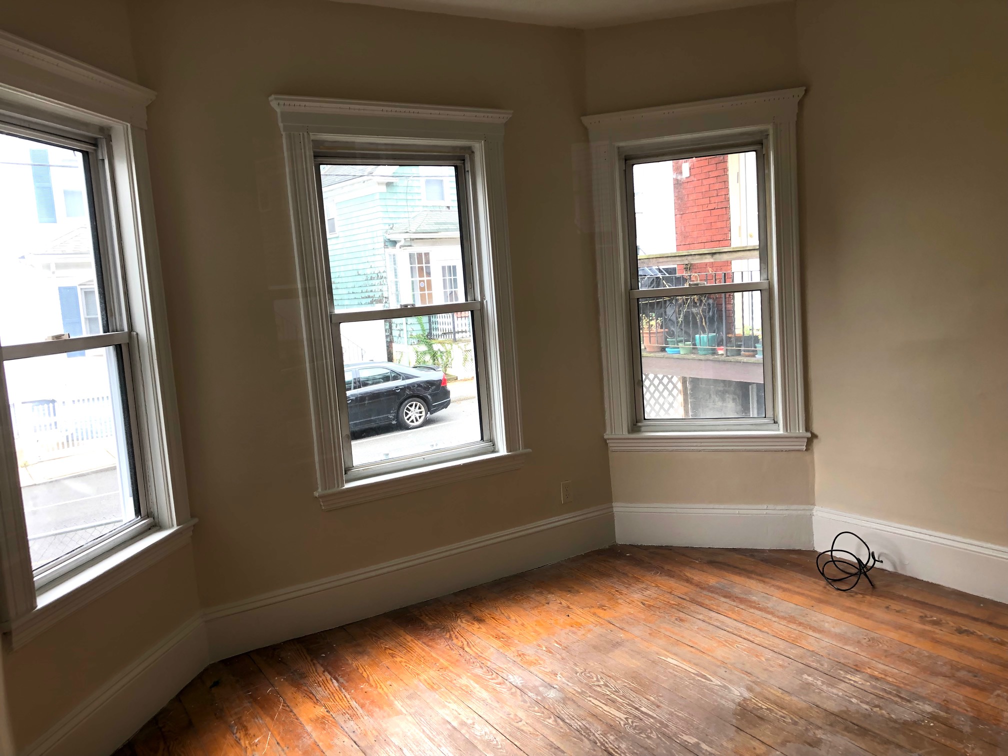 3 bed, 1 bath apartment for rent at 44 Sycamore St Unit 1, Somerville — photo 3 of 12