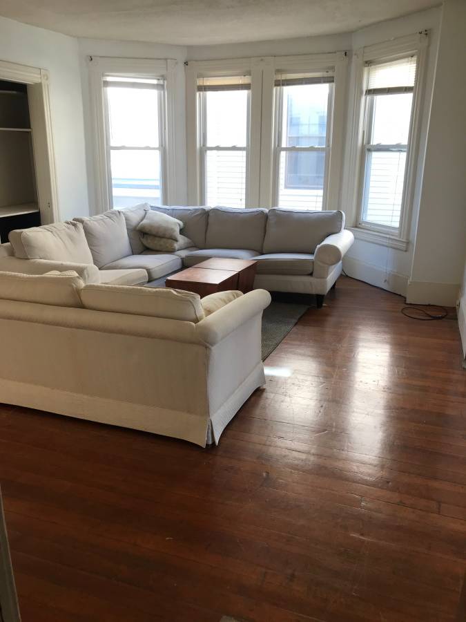 Photo 4 of Lincoln Ave. Unit 2