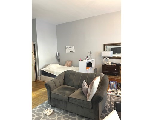 Studio bed, 1 bath apartment for rent at 18 Commonwealth Ave Unit 2, Back Bay — photo 7 of 11
