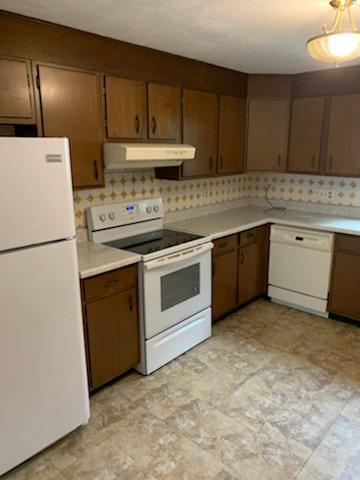 4 bed, 1.5 bath apartment for rent at 29 Highland Ave Unit 2, Watertown — photo 2 of 18