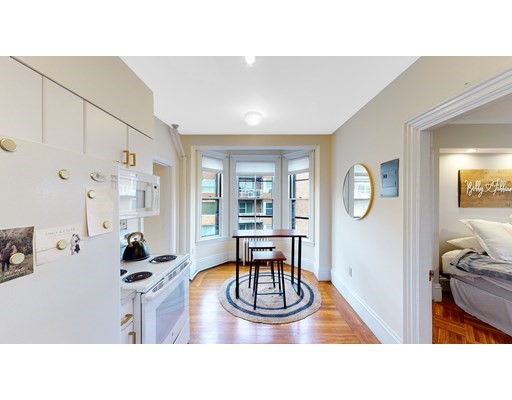 2 bed, 1 bath apartment for rent at 2 Brimmer St Unit 4, Beacon Hill — photo 2 of 11