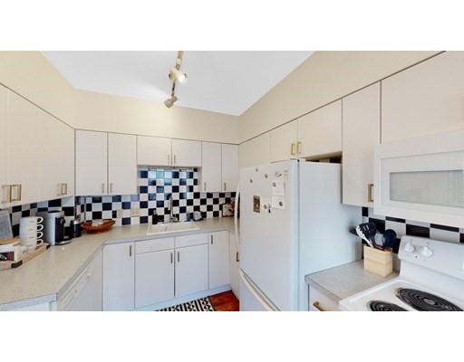 2 bed, 1 bath apartment for rent at 2 Brimmer St Unit 4, Beacon Hill