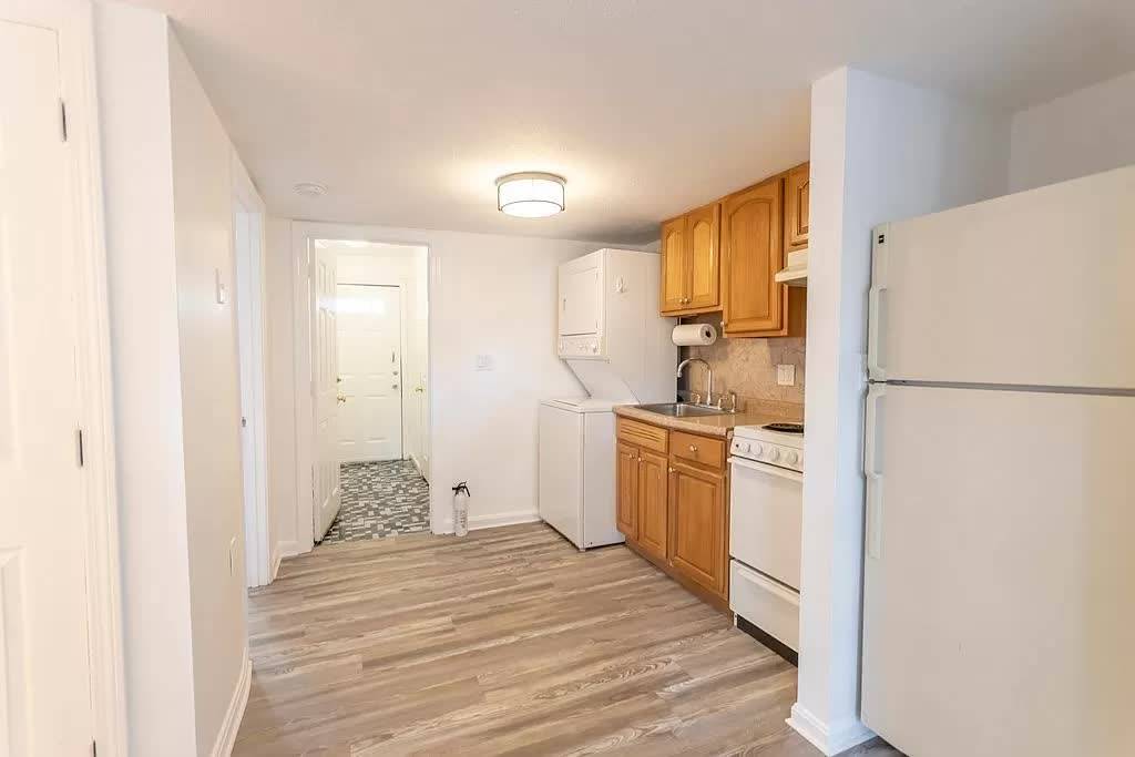 35 Fort Ave, Roxbury