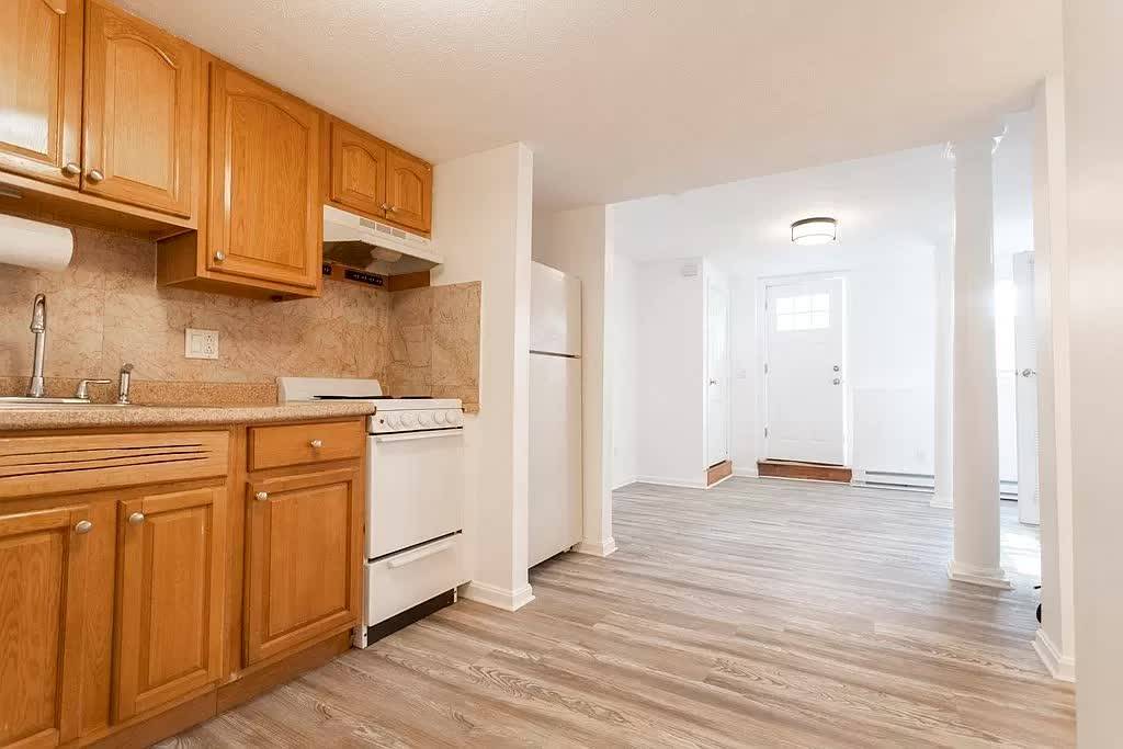35 Fort Ave, Roxbury