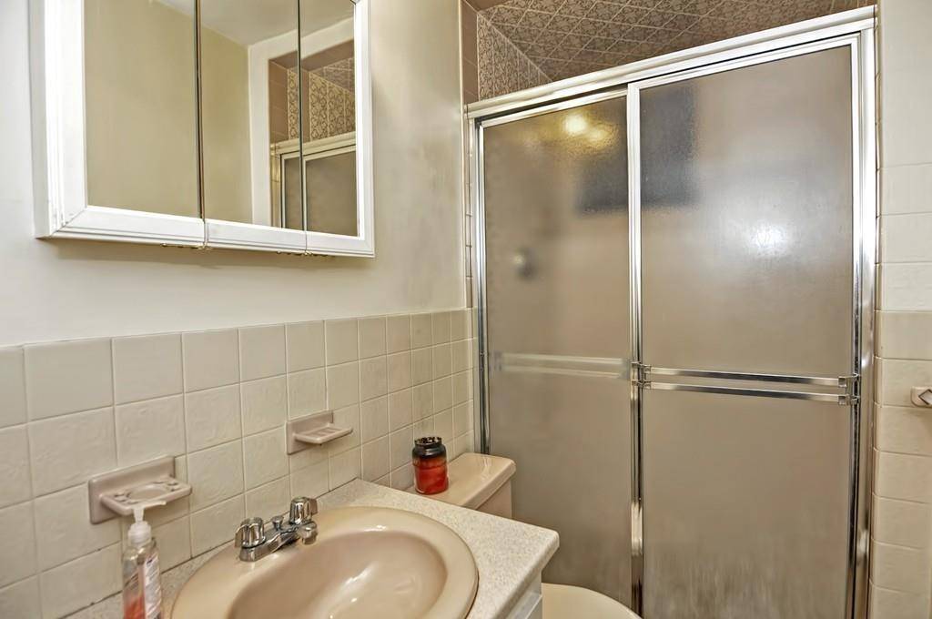 2 bed, 2 bath apartment for rent at 15 Princeton St Unit 2, Medford — photo 7 of 9