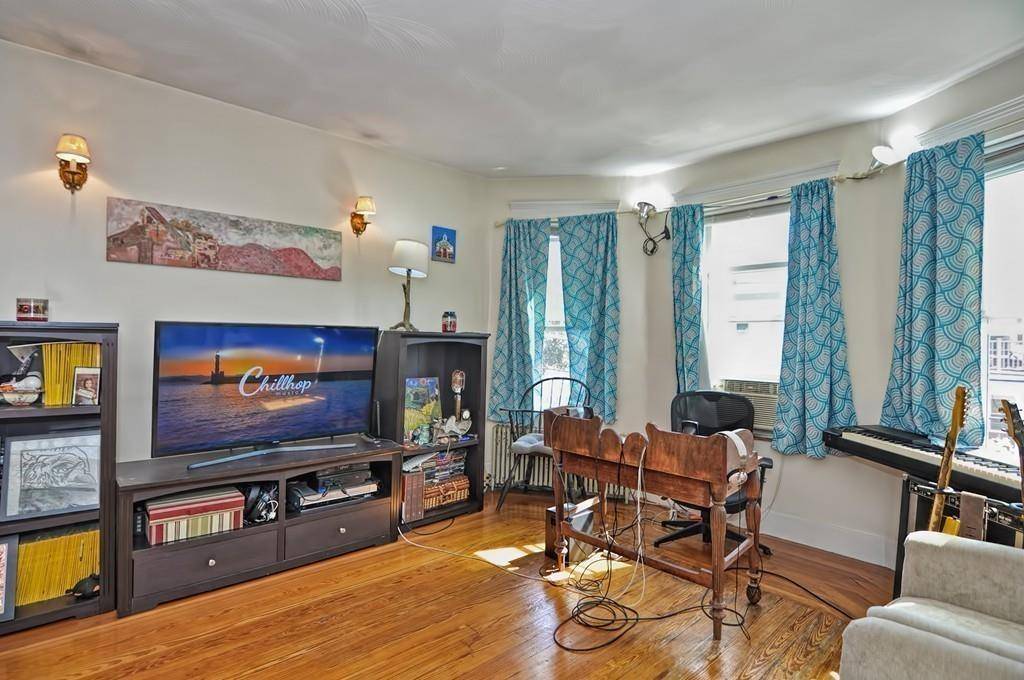 2 bed, 2 bath apartment for rent at 15 Princeton St Unit 2, Medford — photo 3 of 9